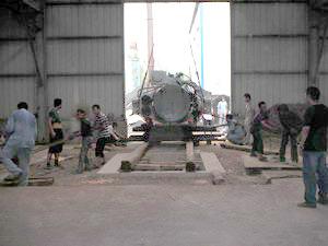 熱烈祝賀公司二期設(shè)備全自動液壓磚機到廠4