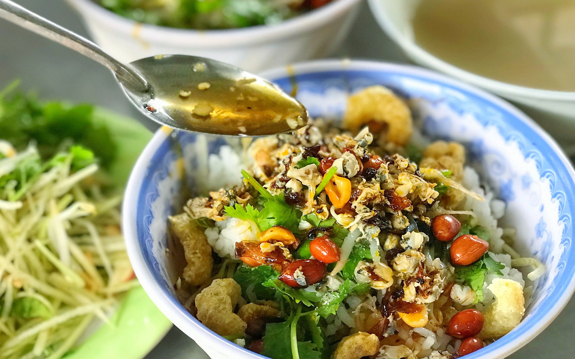 Món ngon cơm hến - đặc sản trứ danh xứ Huế